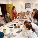 Kinder basteln mit Eltern u