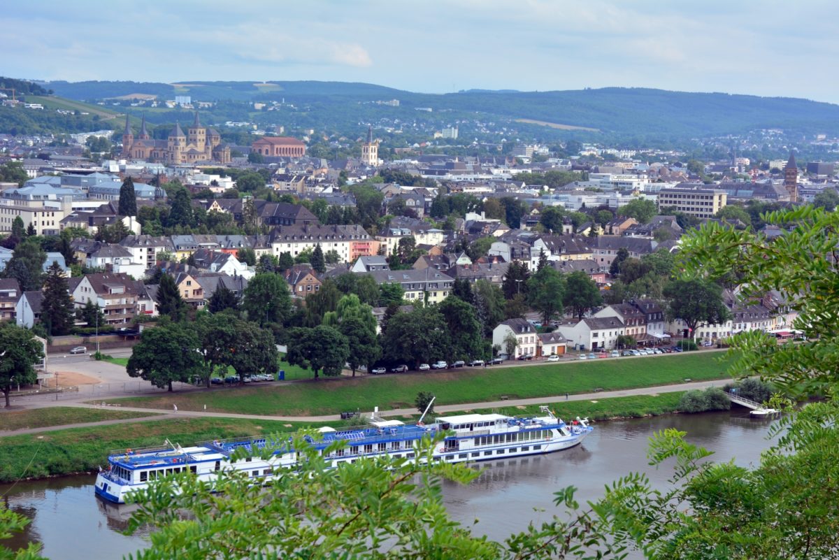 Ausblick auf die Stadt Trier mit ihren geschichtsträchtigen Bauwerken