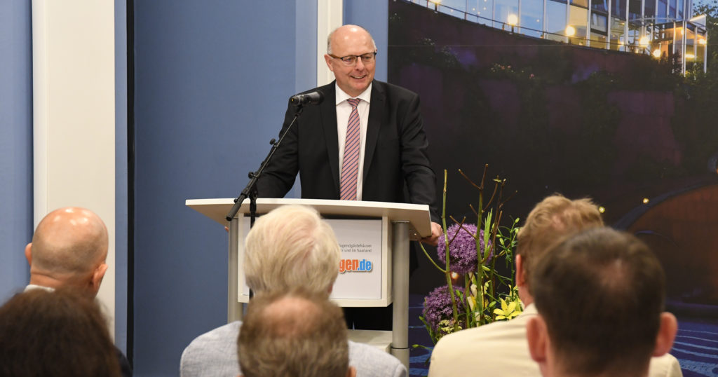 Festredner Staatssekretär Prof. Dr. Günther Schneider, Präsident des Deutschen Jugendherbergswerks