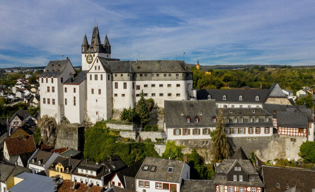 Rund um die Grafenschloss-Jugendherberge Diez gibt es eine spannende Schnitzeljagd durch die mittelalterliche Stadt.