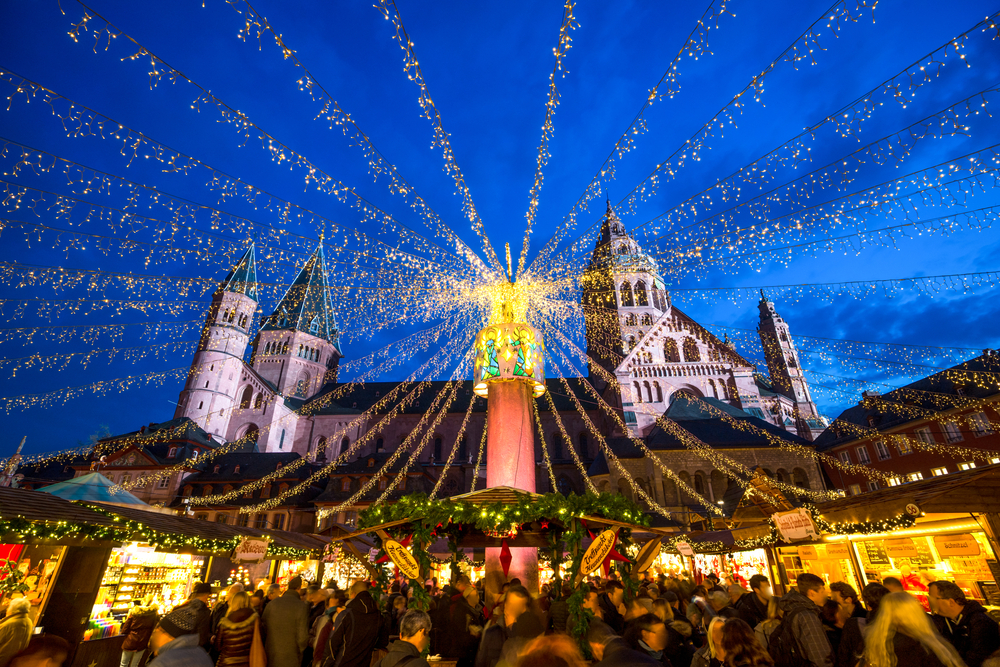 Weihnachtsmarkt Mainz © LaMiaFotografia - Shutterstock.com