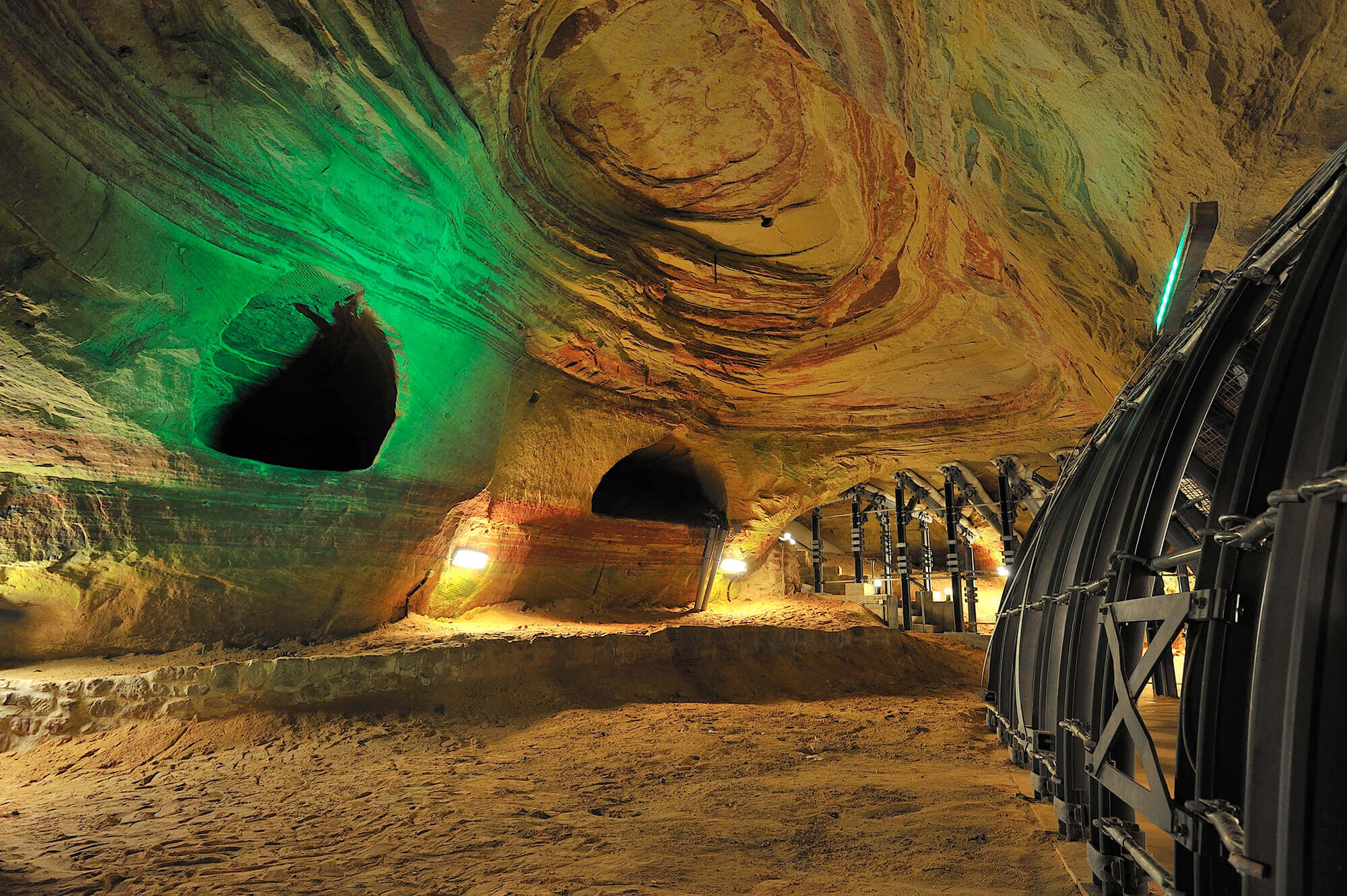 Die Schlossberghöhle nahe der Jugendherberge Homburg