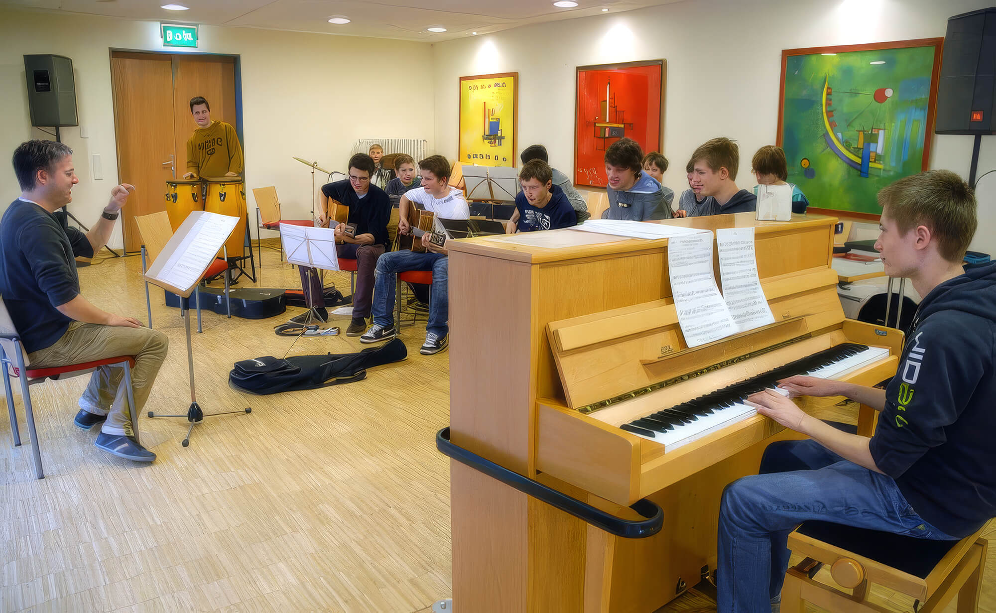 Eine Musik-AG probt im Gemeinschaftsraum der Jugendherberge.
